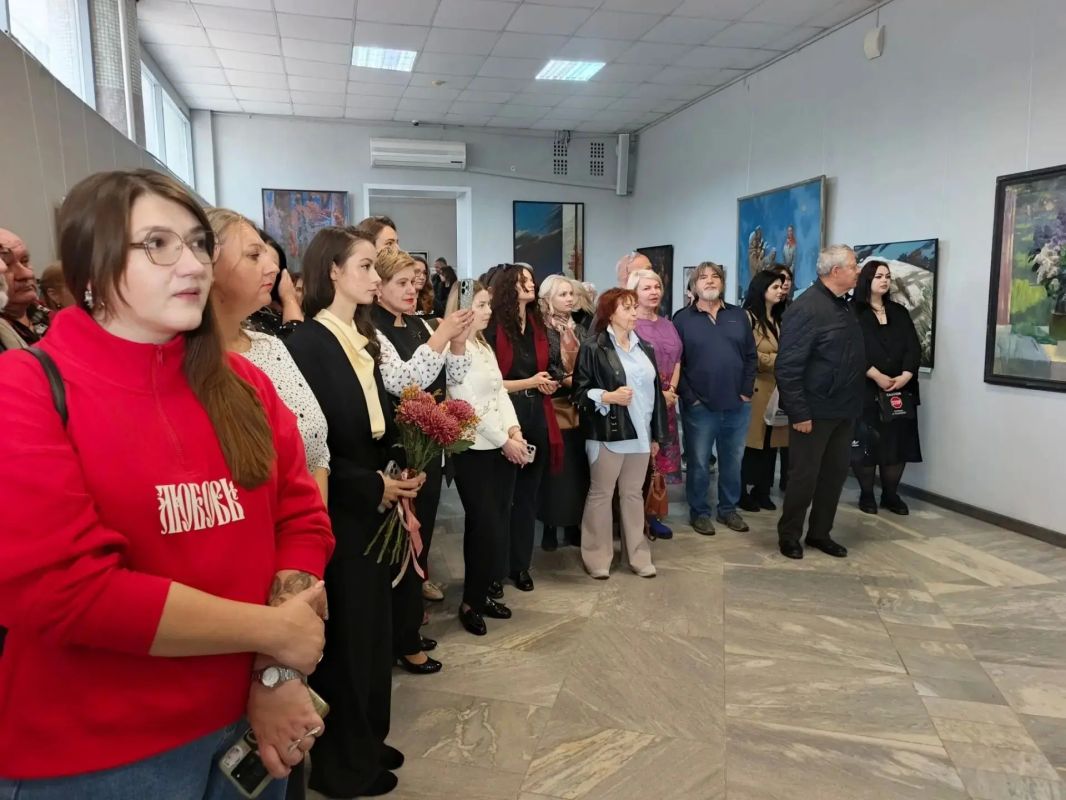 В Курске открылась юбилейная выставка художника Валерия Васильева
