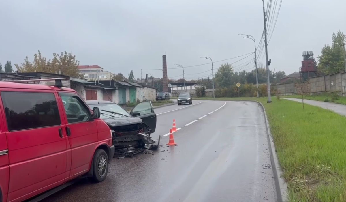 В Курске в аварии на улице Карла Маркса пострадал 17-летний подросток