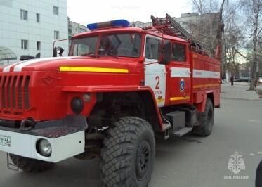 В Курске потушили пожар в многоэтажке на проспекте Дериглазова