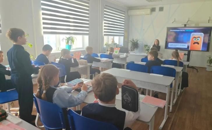 В Курске директор РИА «Курск» провела «Киберурок» для школьников