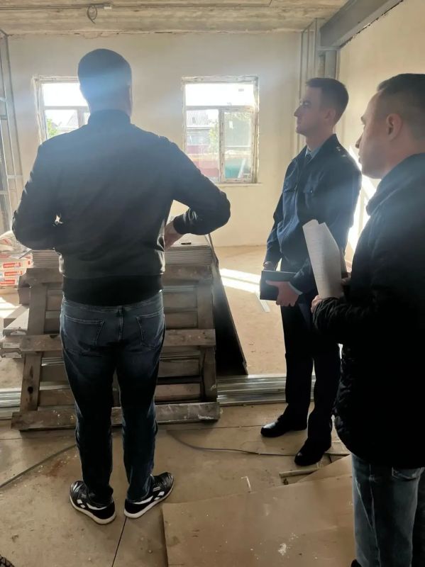 Прокурор Мантуровского района проконтролировал ход капитального ремонта Дома культуры