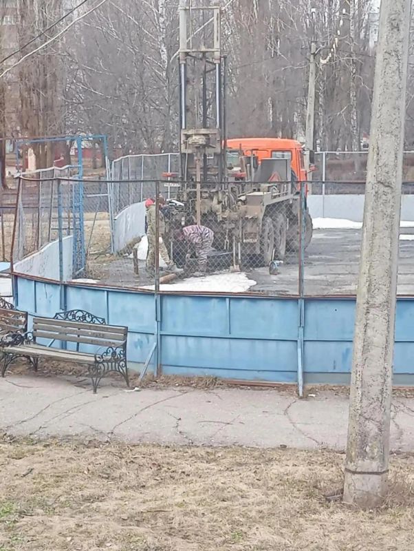 В северо-западном микрорайоне Курска модульный зал для занятий дзюдо построят на территории устаревшей хоккейной площадки школы №52