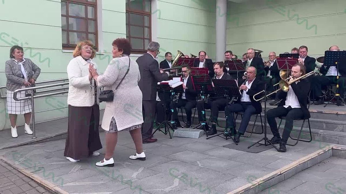 В Курске состоялось открытие юбилейного концертного сезона КТЦ имени Щепкина В городе праздничной программой «Искусством зажигать сердца» открылся 20-й концертный сезон Концертно-творческого центра имени М. С. Щепкина....