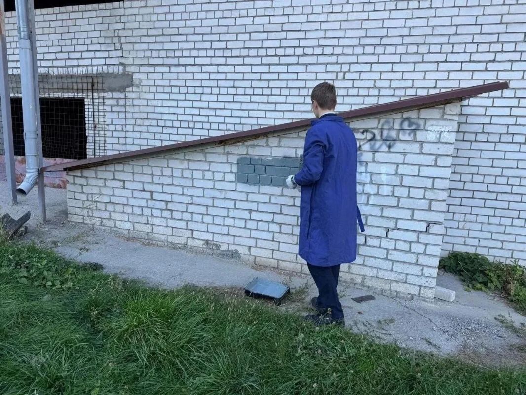 В Курске закрашивают надписи с рекламой наркотиков