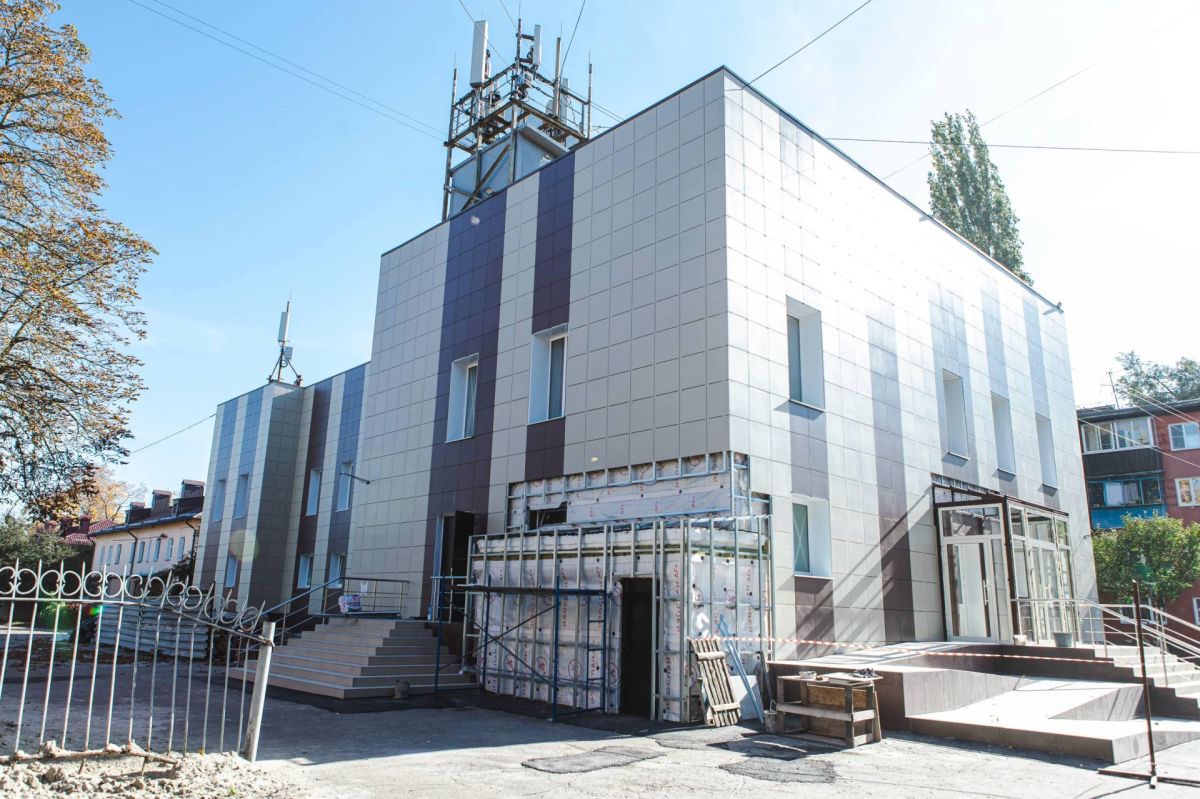 В Курске завершается капитальный ремонт фасада Центра народного творчества «Русь»