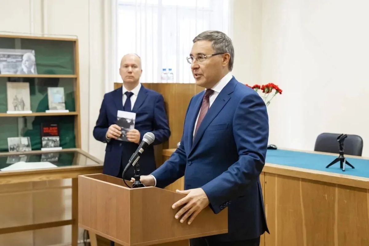 Валерий Фальков выступил на открытии Всероссийской научной конференции «В.М. Ковальчук — историк обороны и блокады Ленинграда» в Санкт-Петербурге