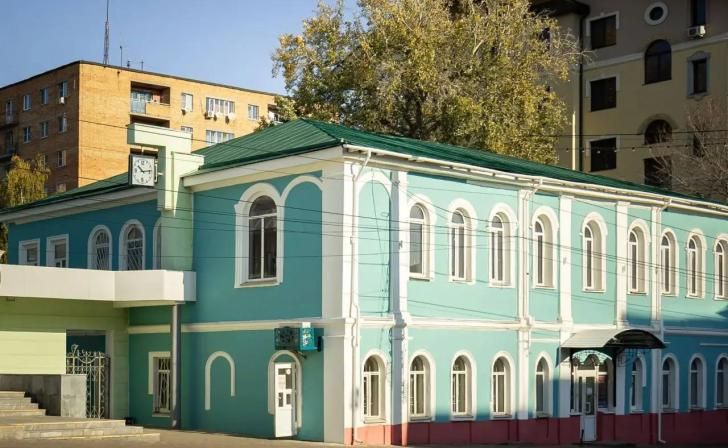 В Курске отреставрировали исторические часы на здании на ул.Щепкина