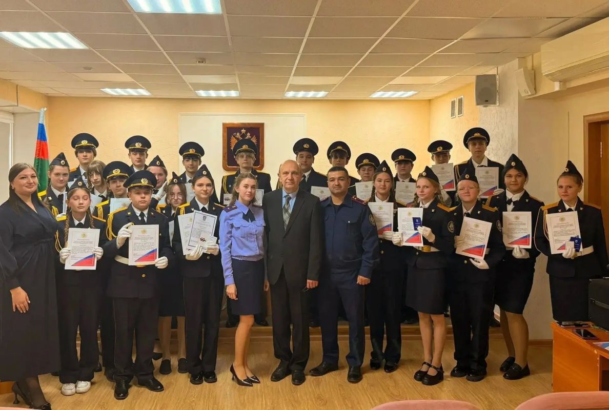 В СУ СК России по Курской области прошла встреча кадет с ветераном следственных органов