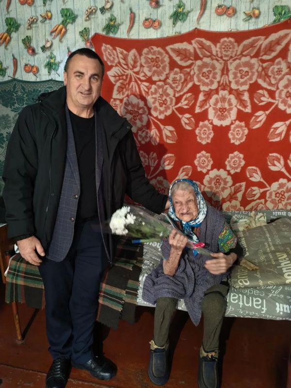 Вручили письмо от главы государства