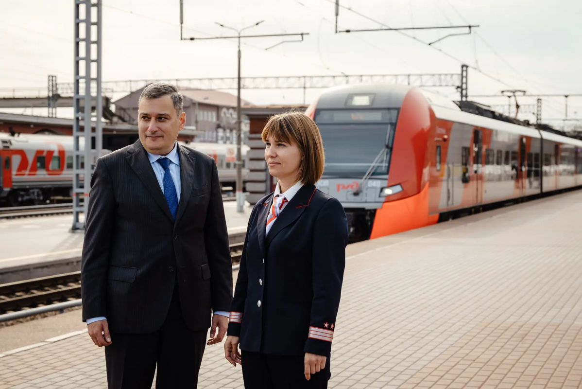 Александр Хинштейн: Сегодня принял участие в телемосте РЖД в честь дня работника пассажирского комплекса