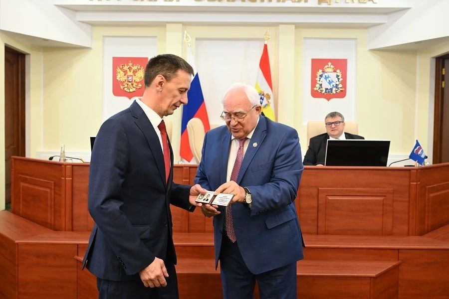 Депутатский мандат Брыксина передали Герою Труда Владимиру Щедову