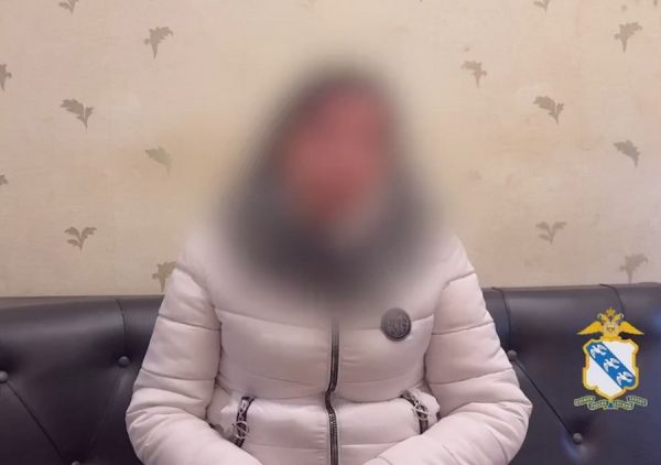 Курянка ударила ножом в шею сожителя