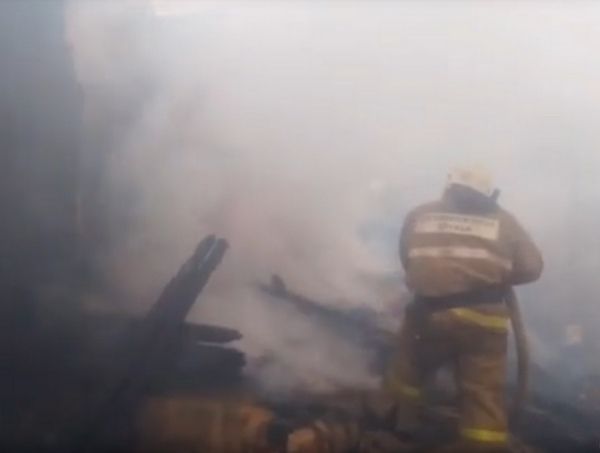 В Курской области сгорел дом семьи с шестью детьми