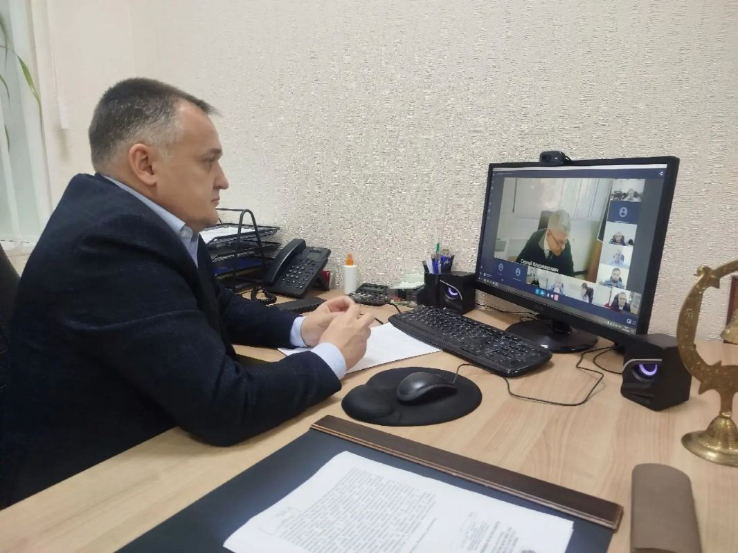 Инспекции гостехнадзора Курской области и ЯмалоНенецкого автономного округа провели совещание в формате видеоконференцсвязи - так продолжился обмен опытом, который стартовал ещё на площадке 28й Российской агропромышленной...