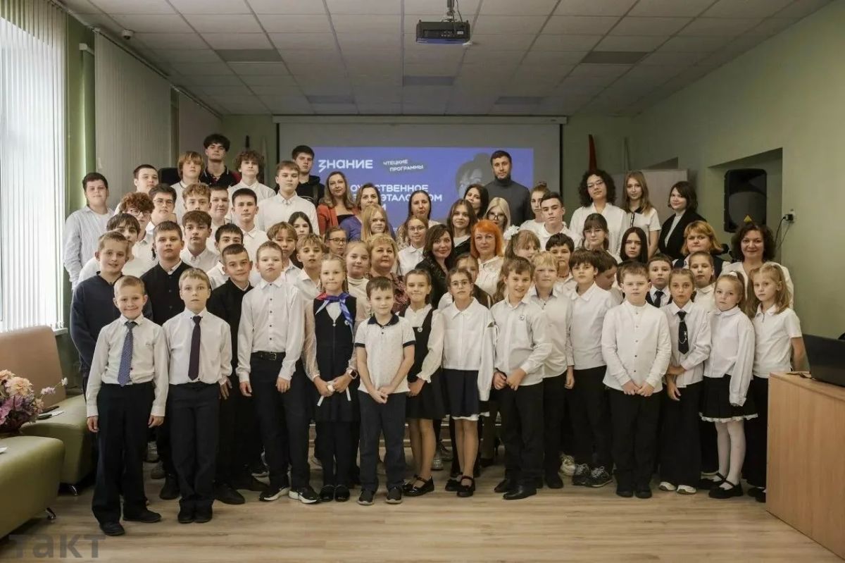 В курской школе состоялся творческий мастер-класс актрисы театра, кино и дубляжа Татьяны Шитовой