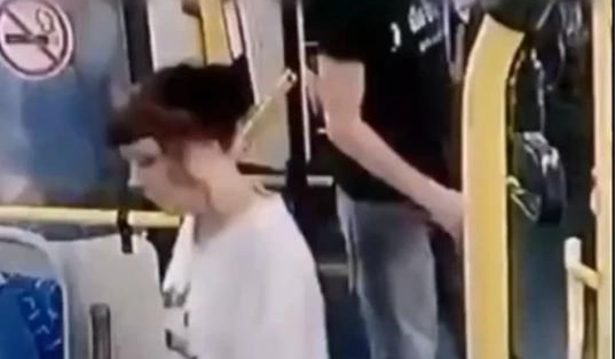 В Курске полицейские разыскивают подозреваемую в краже рюкзака в автобусе