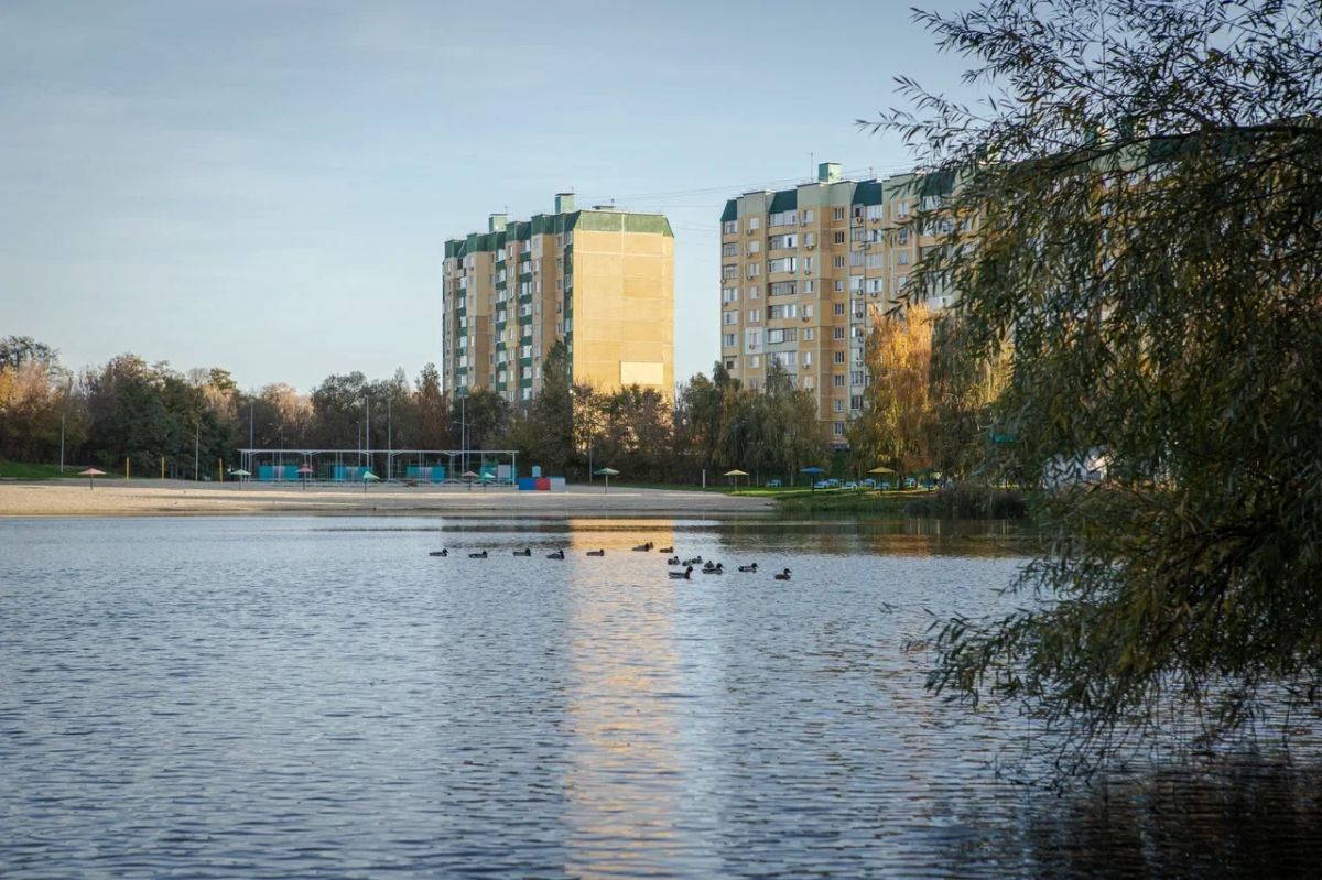 «Есть в осени первоначальной короткая, но дивная пора...»