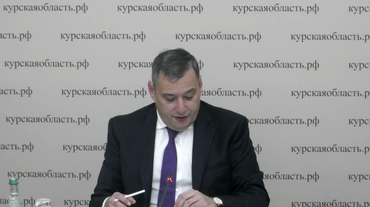 Хинштейн поднял вопрос о том, что в Курске мёрзнет народный учитель России