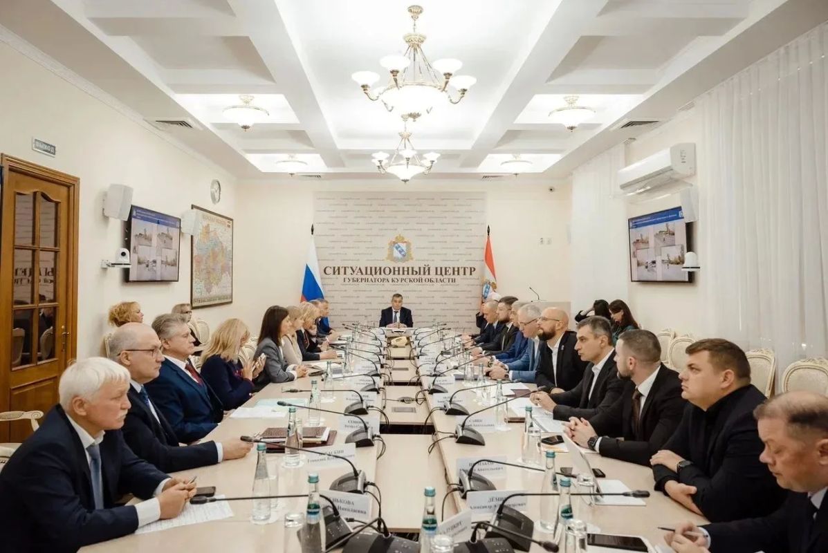 Сегодня состоялось заседание Правительства Курской области под руководством губернатора Курской области Александра Евсеевича Хинштейна