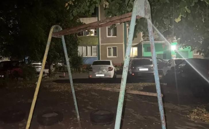 В Курске за пострадавшую на детской площадке девочку с УК хотят взыскать 300 тыс.рублей
