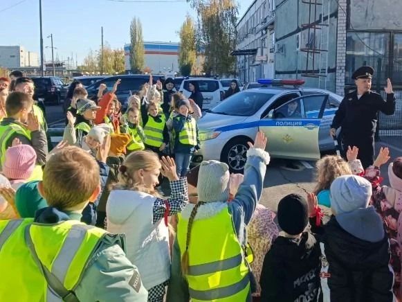 Управление Госавтоинспекции по Курской области приняло участие в чествовании профессиональных водителей