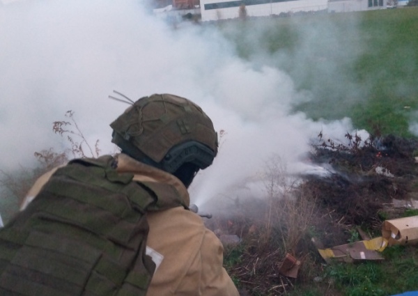 В Курской области бойцы «Барса» помогли пожарным спасти дома от огня