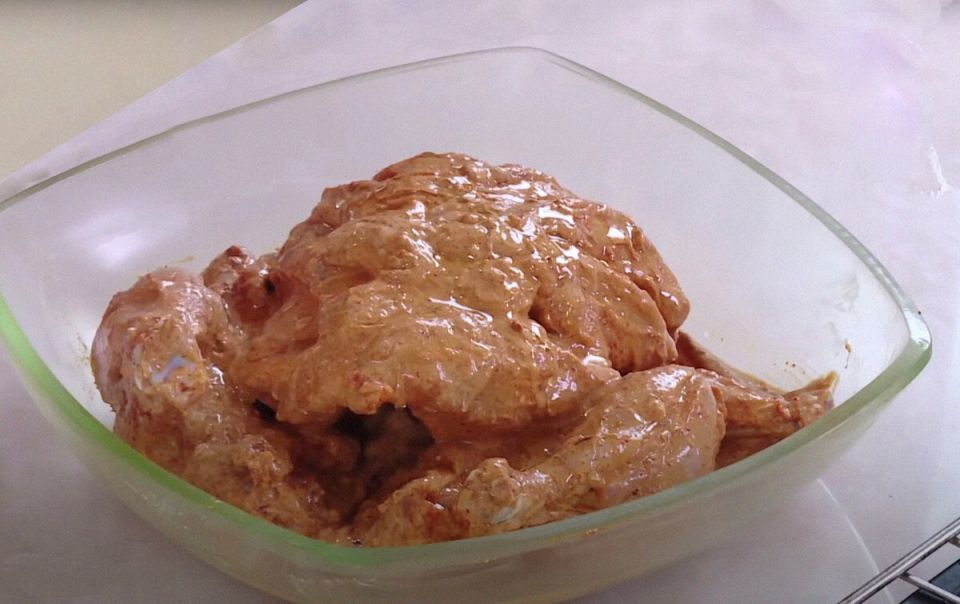 Как замариновать курицу для праздника: два уникальных рецепта