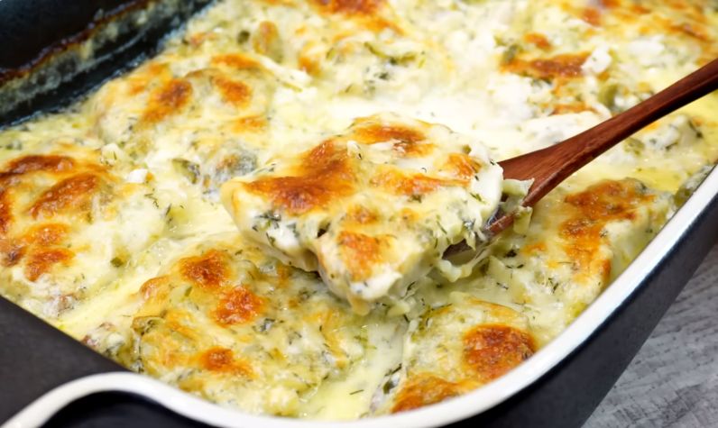 Нежный минтай в огуречно-сливочном соусе: новый способ готовить рыбу