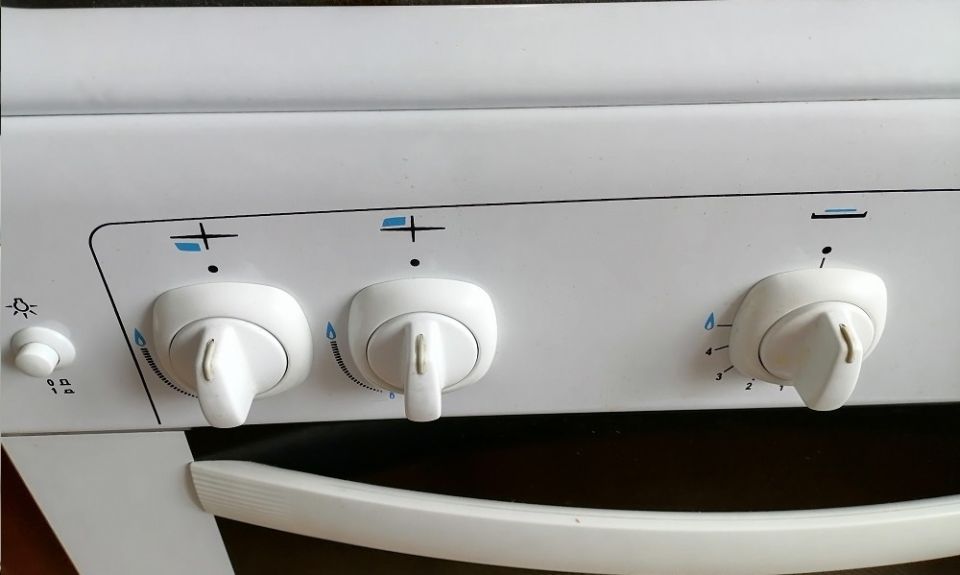 Как быстро вернуть блеск ручкам газовой плиты: простые советы и хитрости