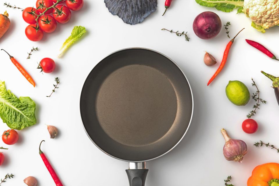 Тефлоновые сковородки: мифы и реальность об их безопасности