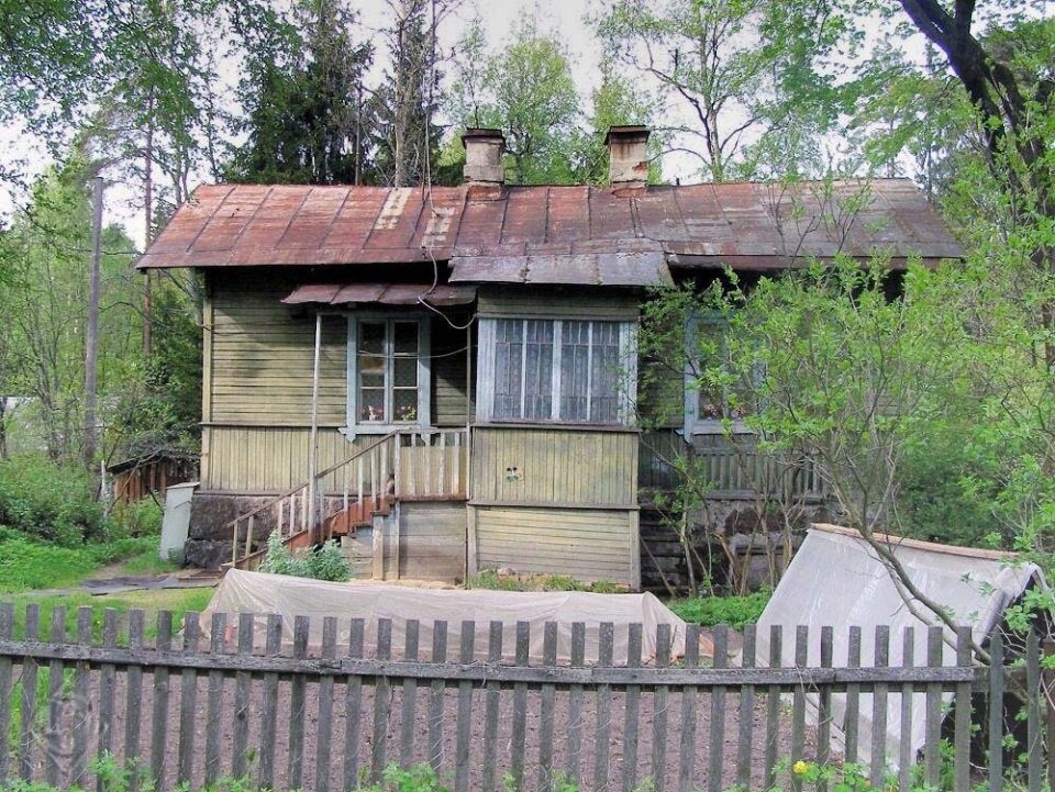 Новые правила дачного обустройства: штрафы за неухоженные участки и старые здания