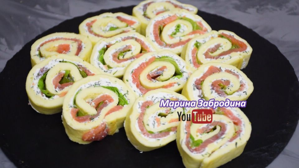 Закусочный рулет с красной рыбой: красиво, вкусно и просто!