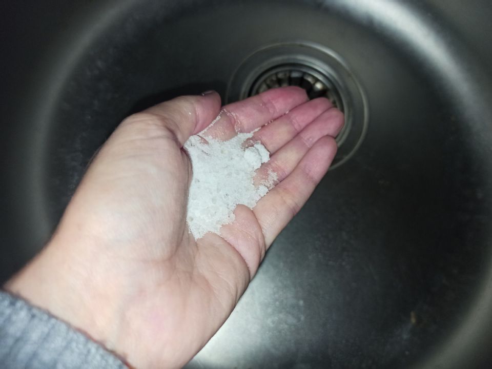 Как вернуть блеск раковине с помощью бюджетных средств