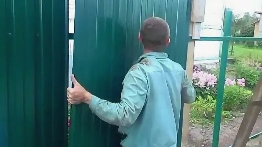 Как самостоятельно установить забор и сэкономить 30 тысяч рублей