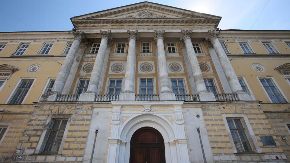 Рособрнадзор объявил предостережения семи вузам России